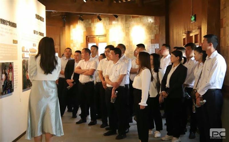 四川Z6尊龙凯时二八一大队党委在西昌家风馆开展“弘扬清廉家风，，，传承清廉家训”警示教育运动