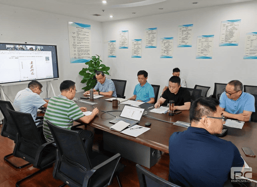 众城房产召开理论学习中心组主题教育学习 钻研会，，，，，围绕“一直提升政治能力、头脑能力、实践能力”主题开展集中学习