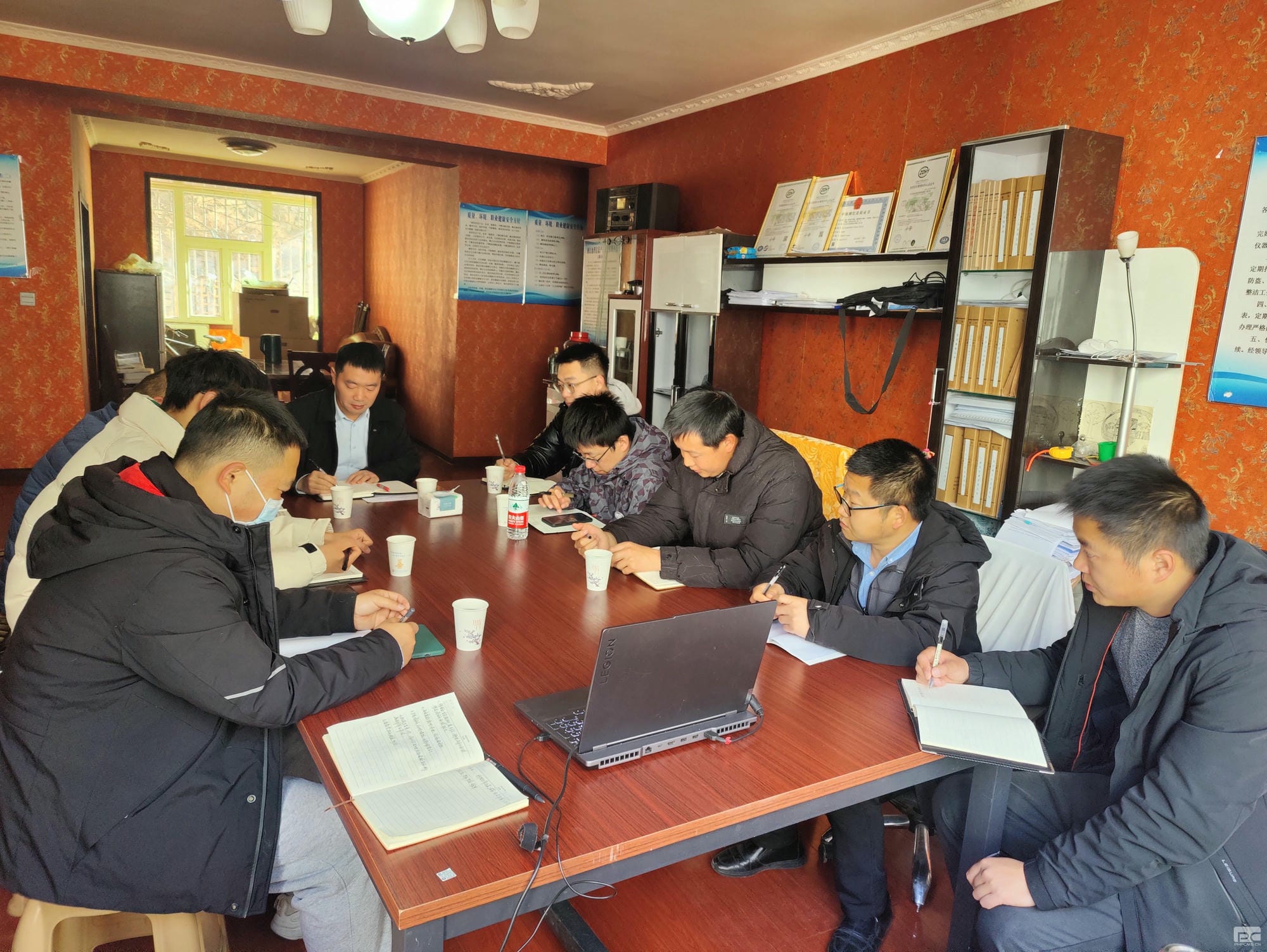 阔步开启新征程，，斗争续写新篇章