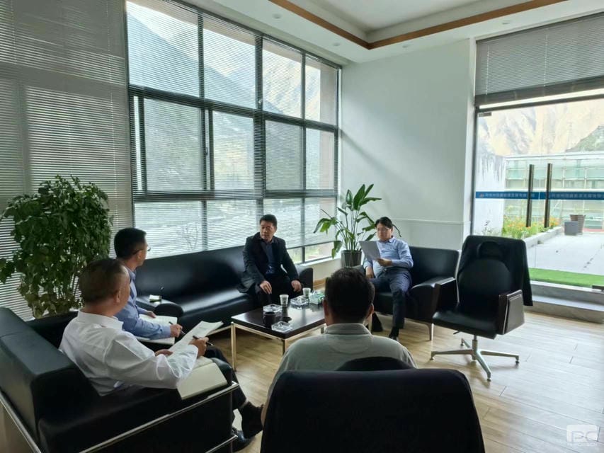 测绘公司阿坝效劳处开展营业洽谈