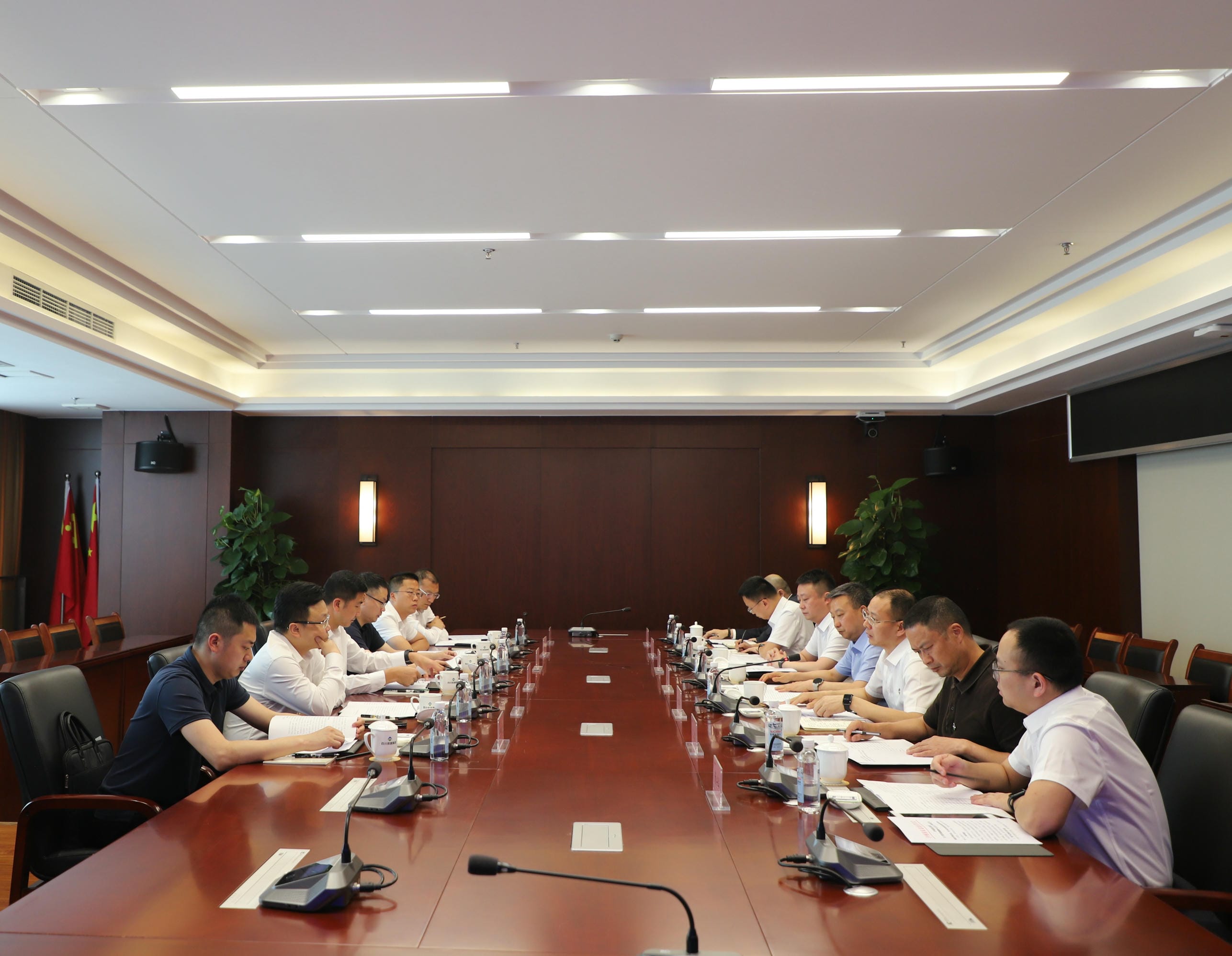 置业集团与泸州高新区座谈交流