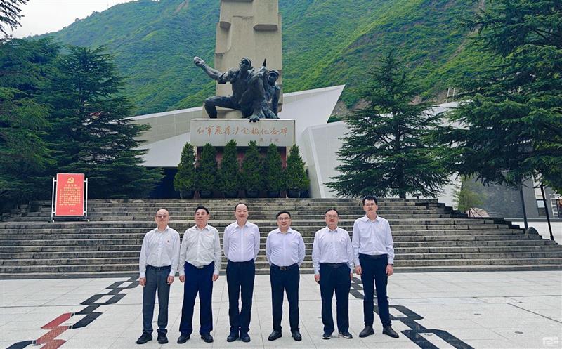 泸定桥头忆红军，，，，，长征精神代代传 ——测绘公司党委理论中心组赴泸定桥红军纪念馆集中学习