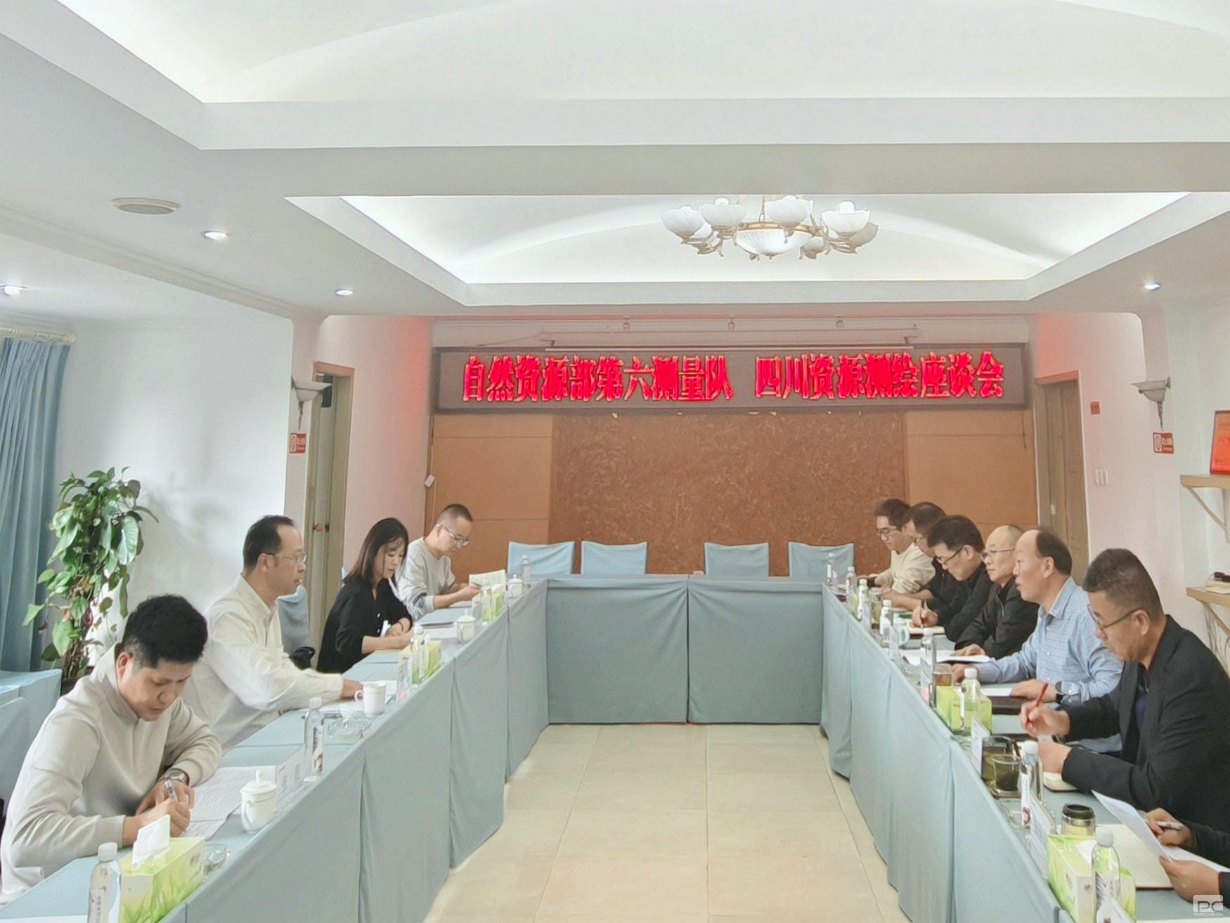 锚定新定位   共绘新蓝图 ——测绘公司与自然Z6尊龙凯时部第六地形丈量队开展座谈交流